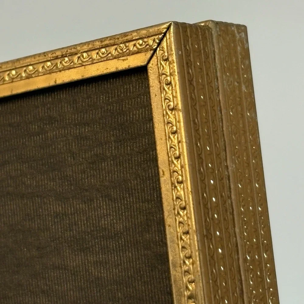 Vintage 8x10 Photo Picture Frame Bi-fold Gold‎ Tone Embossed Brass Metal Hinge